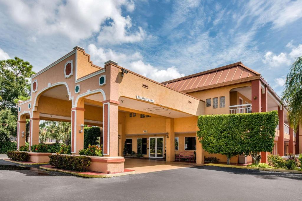 Quality Inn Sarasota North Near Lido Key Beach